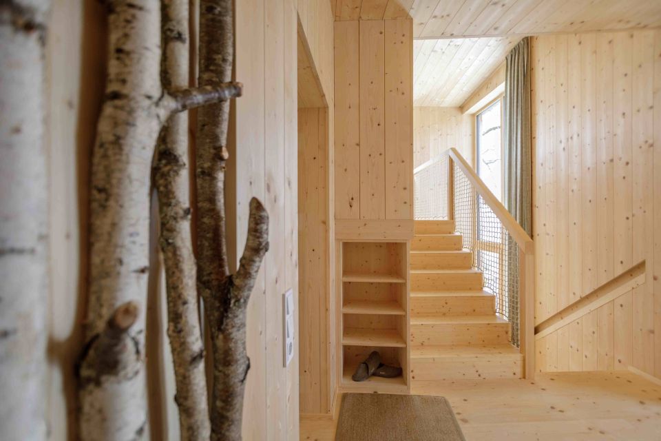 Boho chic la casita del Arbol en Austria interior de madera