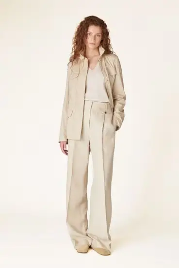 Chaqueta-microfibra-Loro-Piana-Boho-Chic lujo silencioso