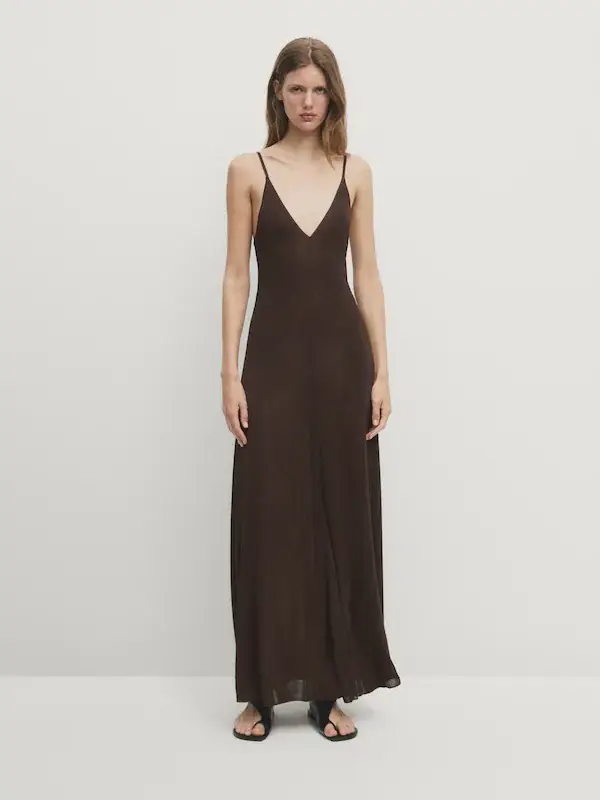 vestido-largo-hilo-old-money-massimo-dutti lujo silencioso